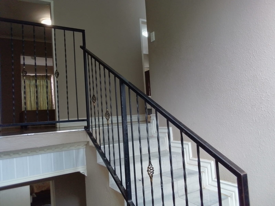 To Let 4 Bedroom Property for Rent in Safari Gardens North West